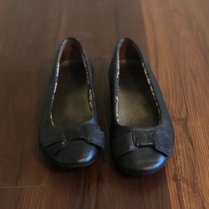 Clarks black flats with bow